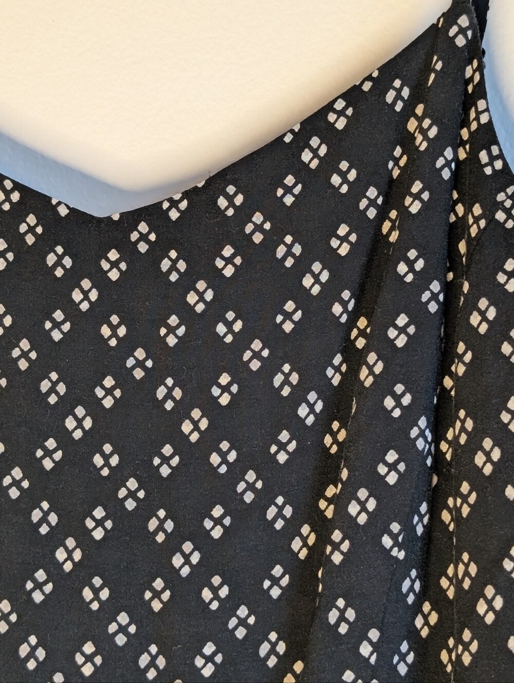Old Navy Black & White Geometric Print Mini Cami Dress - Medium - Picture 4 of 8